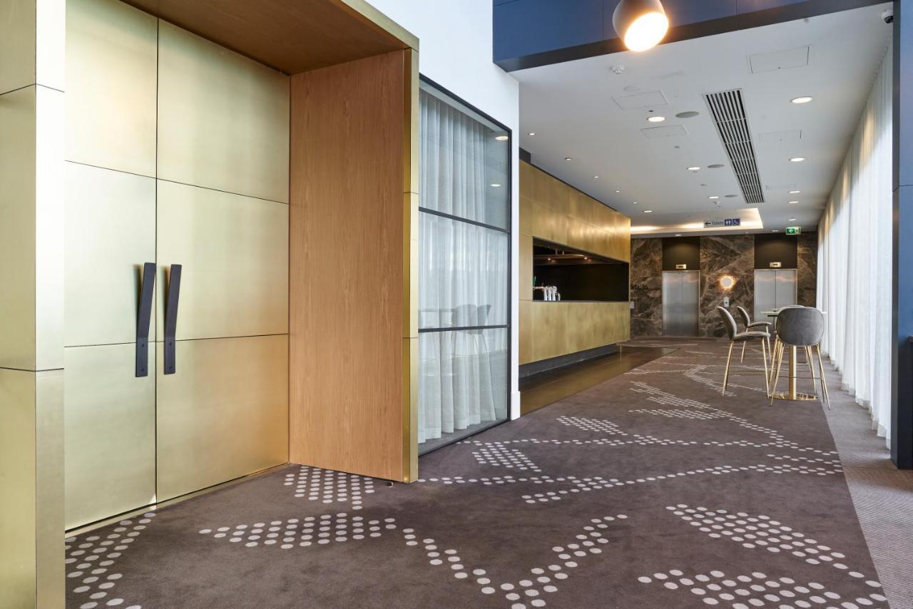 Pullman Adelaide Hotel Exterior foto Interior of the new building