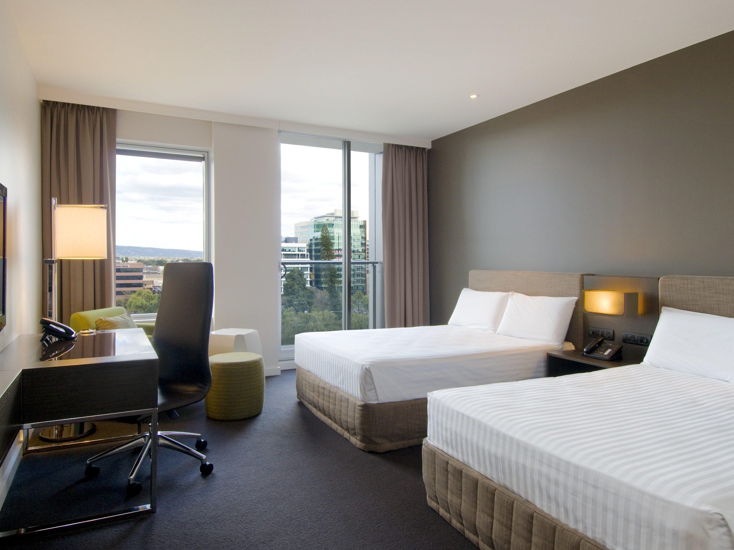 Pullman Adelaide Hotel Exterior foto A room at the hotel
