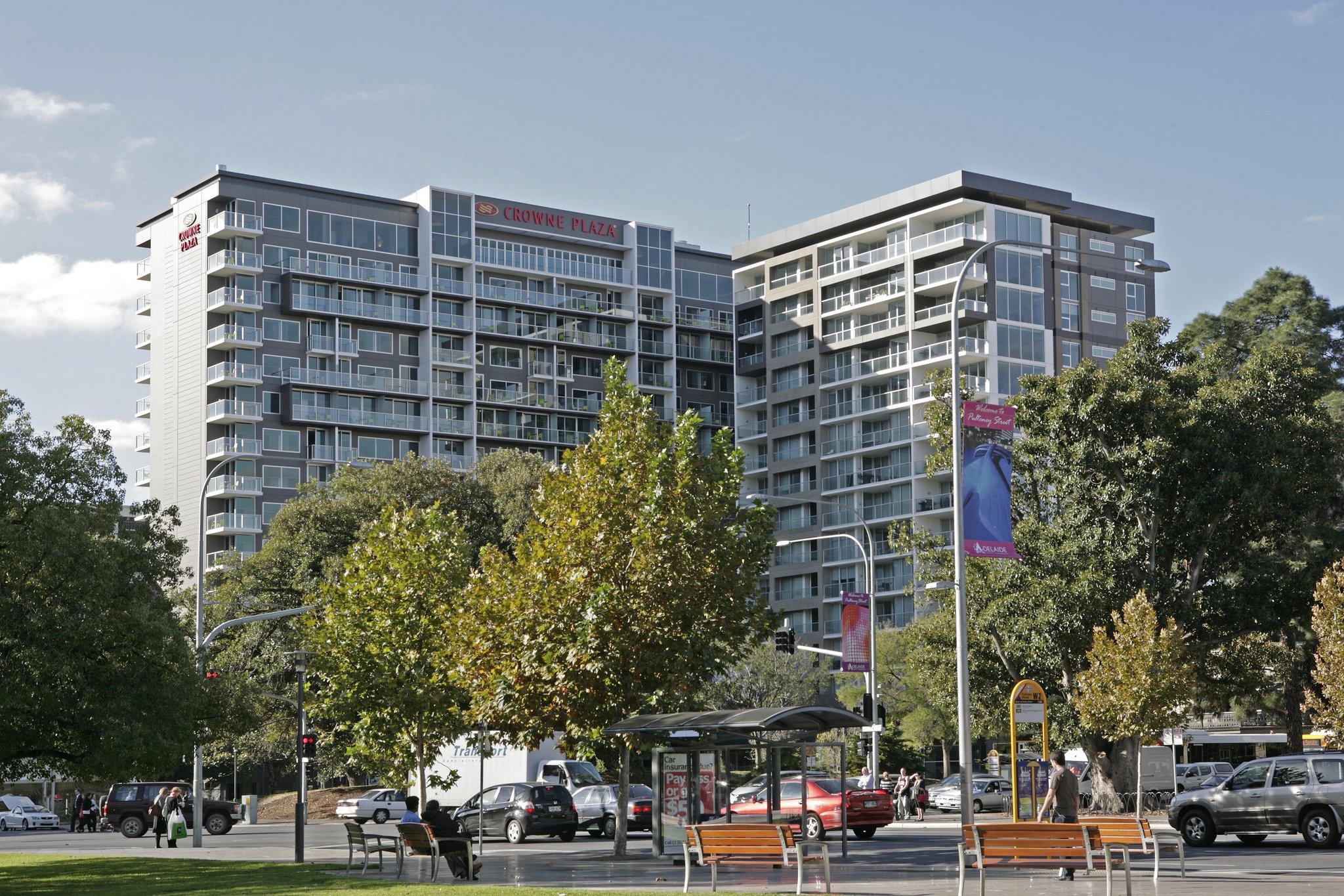 Pullman Adelaide Hotel Exterior foto The hotel in 2012