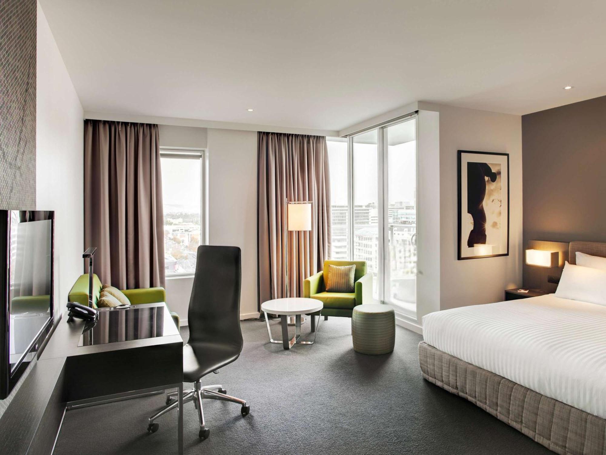Pullman Adelaide Hotel Exterior foto A room at the InterContinental London The O2